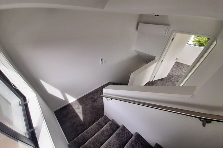 Photo of property in 9/59 Neil Avenue, Te Atatu Peninsula, Auckland, 0610