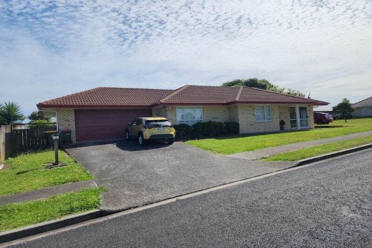 Photo of property in 1 Mika Court, Flat Bush, Auckland, 2019