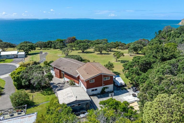 Photo of property in 121 Pacific Parade, Army Bay, Whangaparaoa, 0930