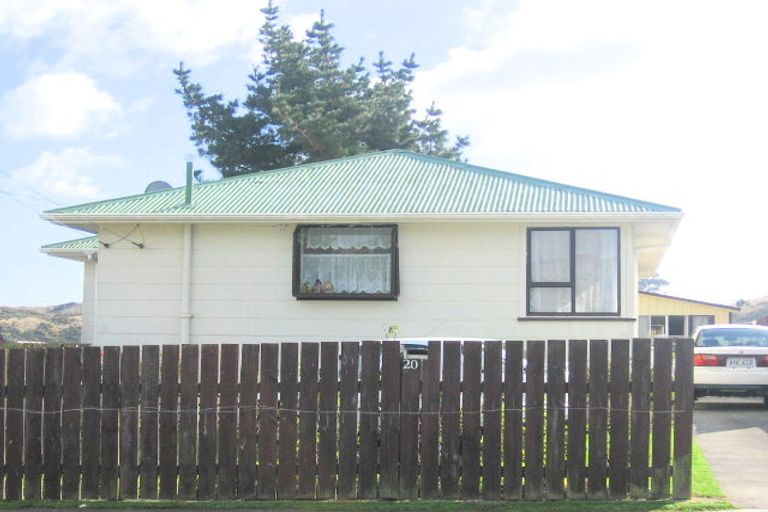 Photo of property in 20 Dorset Grove, Cannons Creek, Porirua, 5024