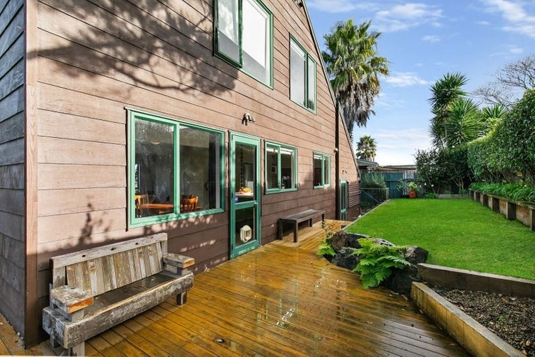 Photo of property in 2/9 Park Hill Road, Birkenhead, Auckland, 0626