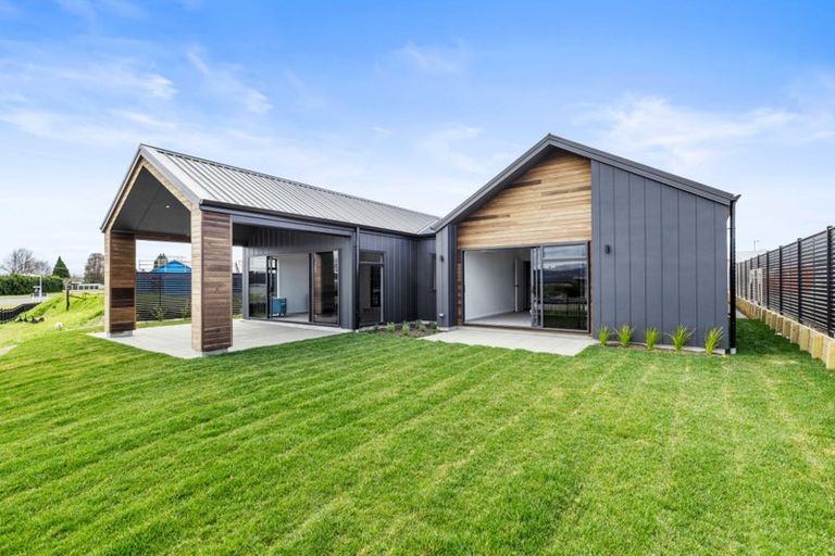 Photo of property in 21 Ngaru Crescent, Wharewaka, Taupo, 3330
