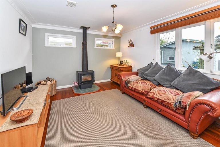 Photo of property in 1/31 Blanes Road, Weymouth, Auckland, 2103