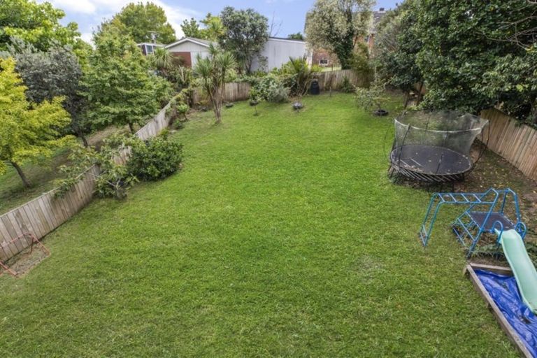 Photo of property in 22b Hutchinsons Road, Bucklands Beach, Auckland, 2014