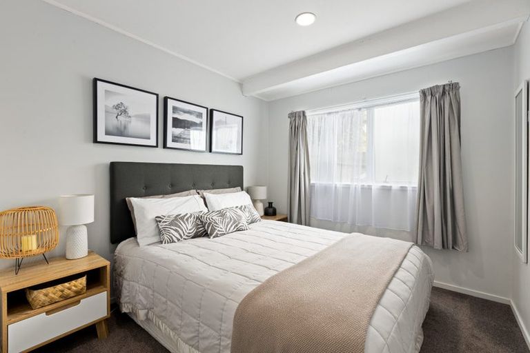 Photo of property in 10 Royalty Rise, Red Beach, 0932