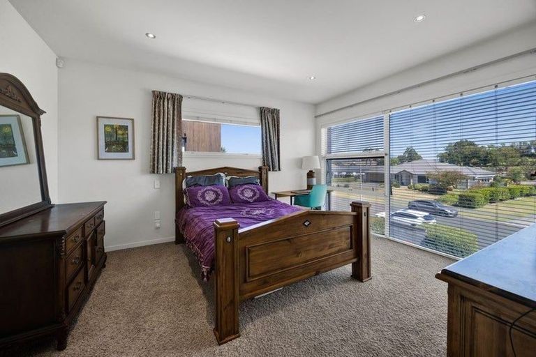 Photo of property in 16 Links Drive, Waiwhakaiho, New Plymouth, 4312