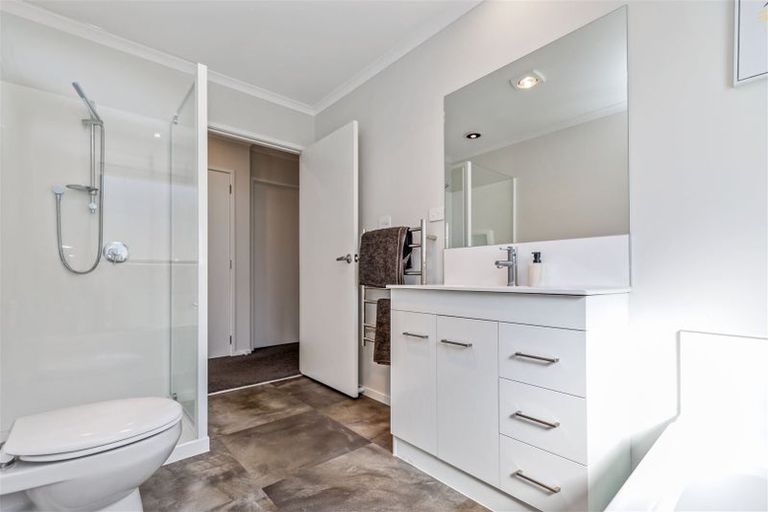 Photo of property in 44 Hills View Drive, Papamoa, 3118