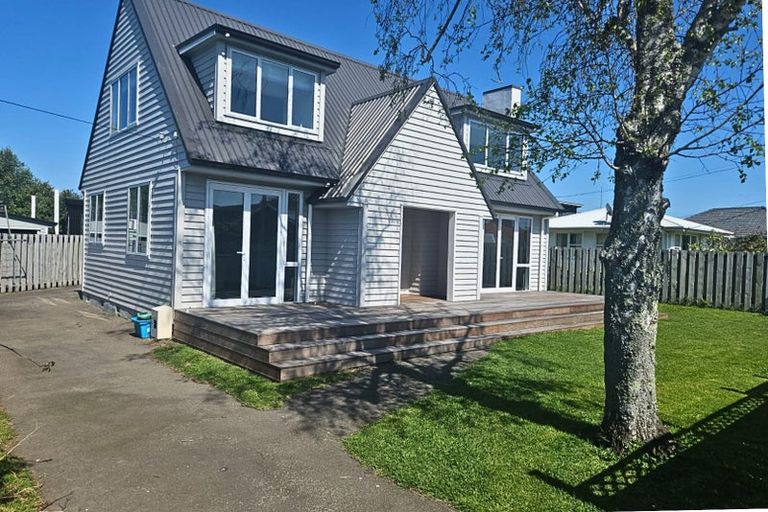 Photo of property in 8a Ngatai Road, Otumoetai, Tauranga, 3110