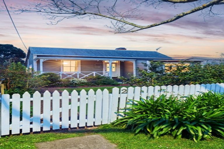 Photo of property in 2/2 Evan Street, Belmont, Auckland, 0622