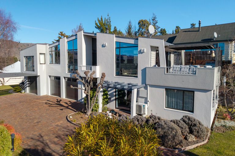 Photo of property in 33 Kamaka Crescent, Bridge Hill, Alexandra, 9320