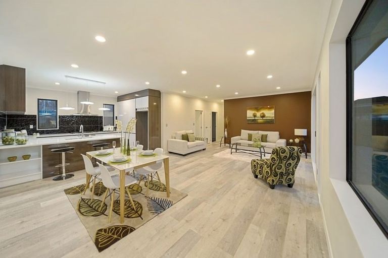 Photo of property in 104 Twin Parks Rise, Papakura, 2110