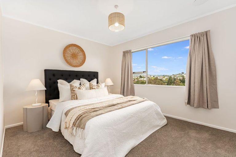 Photo of property in 12 Gaff Place, Whitby, Porirua, 5024