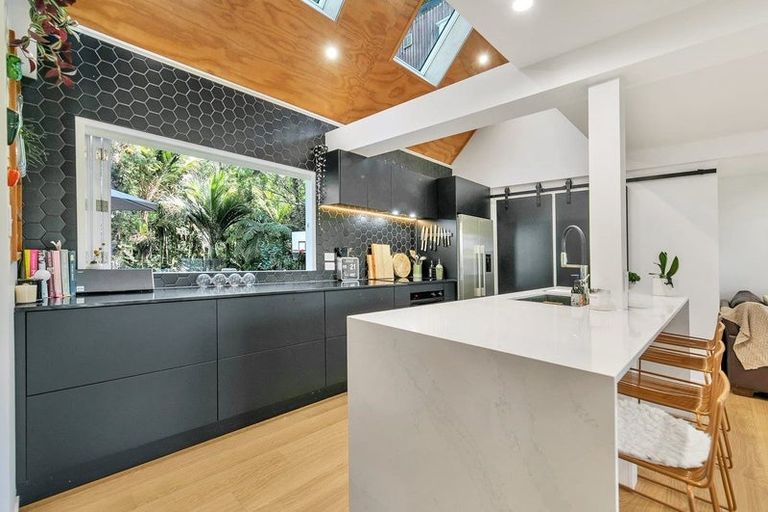 Photo of property in 186c Woodlands Park Road, Titirangi, Auckland, 0604