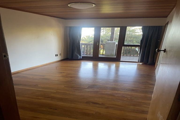 Photo of property in 71 Opanuku Road, Henderson Valley, Auckland, 0612