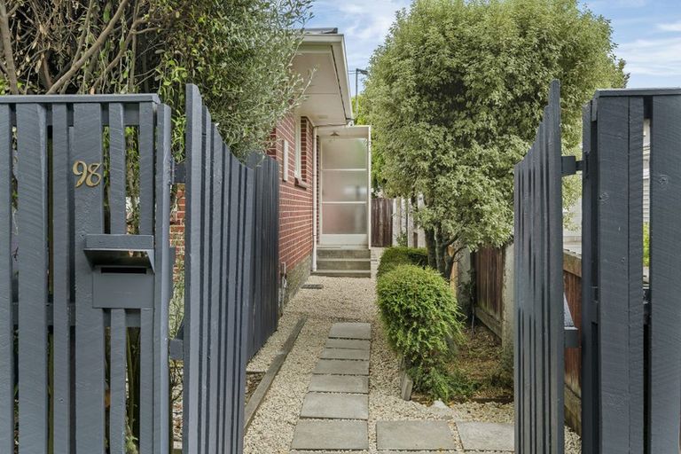 Photo of property in 1/98 Crofton Road, Harewood, Christchurch, 8051