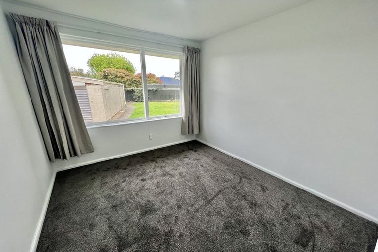 Photo of property in 16 Sarabande Avenue, Redwood, Christchurch, 8051