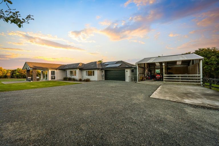 Photo of property in 1 Ngaire Close, Wainui, Silverdale, 0994