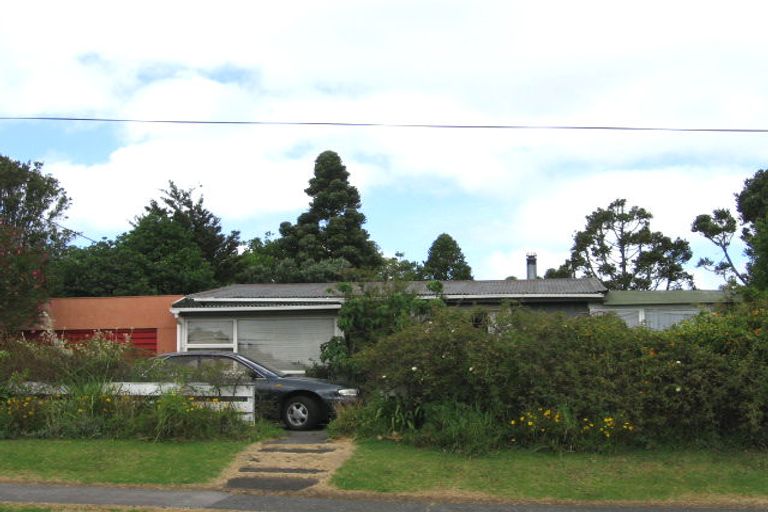 Photo of property in 36 Island Bay Road, Beach Haven, Auckland, 0626