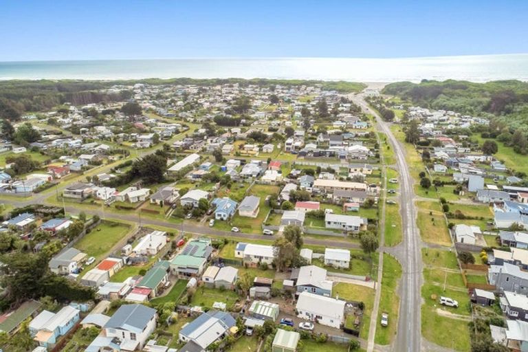 Photo of property in 3 Ruanui Street, Himatangi Beach, Foxton, 4891