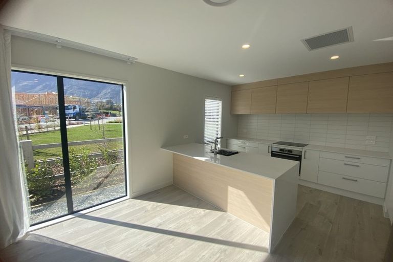Photo of property in 15 Inder Street, Jacks Point, 9371