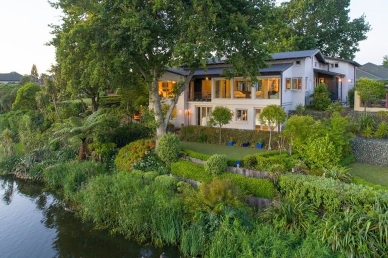 Photo of property in 12 Pastoral Lane, Hokowhitu, Palmerston North, 4410