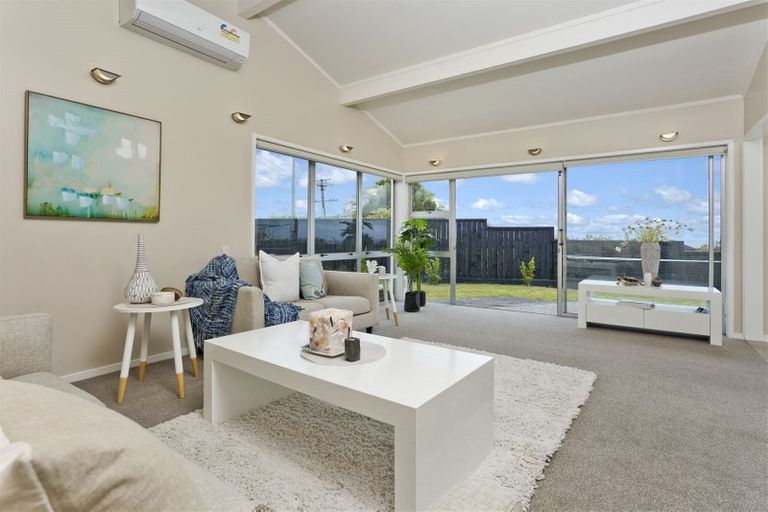 Photo of property in 1/134 Arran Road, Browns Bay, Auckland, 0630