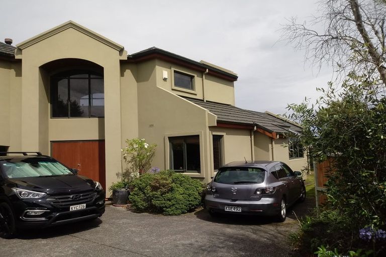 Photo of property in 64 Navigation Drive, Whitby, Porirua, 5024