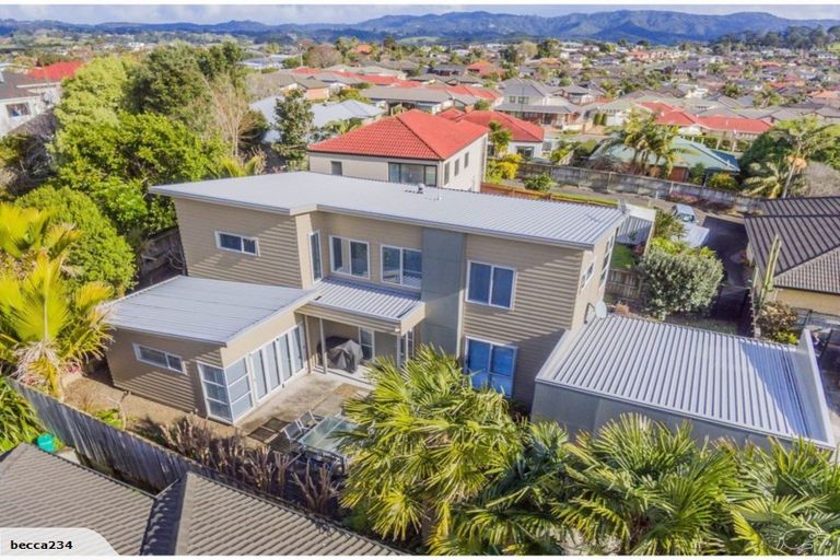 Photo of property in 8 Roy Maloney Drive, Henderson, Auckland, 0612
