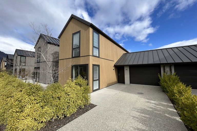 Photo of property in 41 Mulholland Drive, Jacks Point, 9371