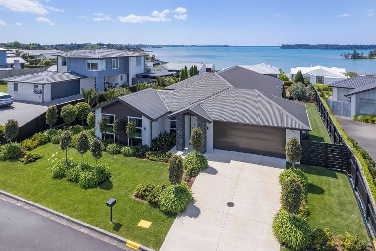 Photo of property in 9 Wairere Rise, Omokoroa, 3114