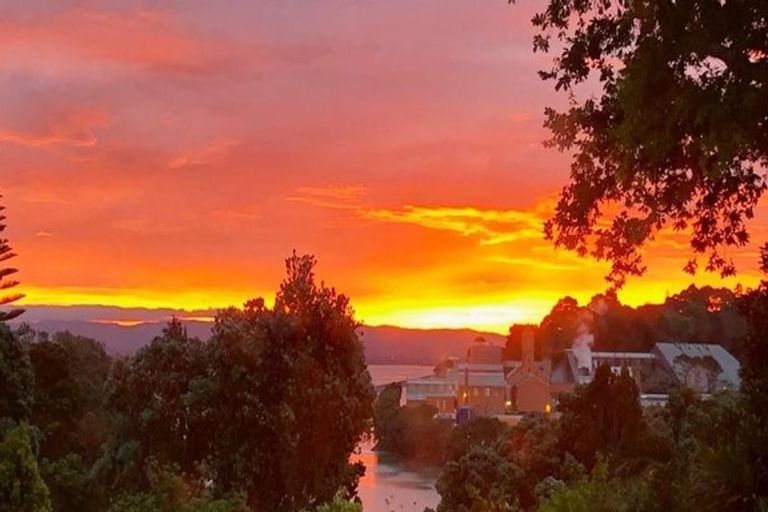 Photo of property in 32a Palmerston Road, Birkenhead, Auckland, 0626