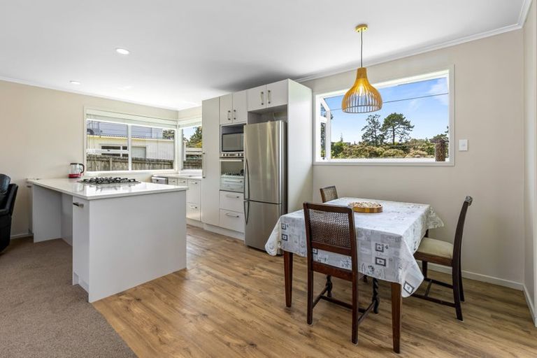 Photo of property in 1 Cunliffe Place, Glenfield, Auckland, 0629