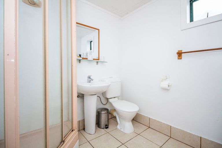 Photo of property in 476 Don Buck Road, Massey, Auckland, 0614