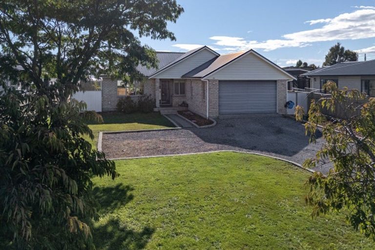Photo of property in 24 Charles Street, Carterton, 5713