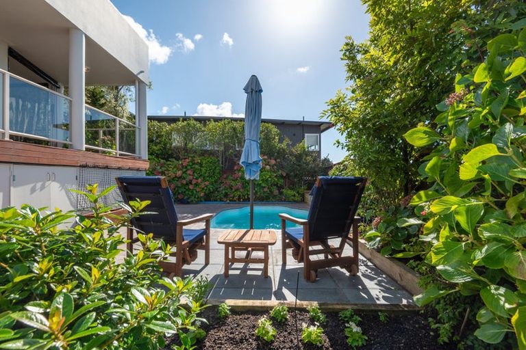 Photo of property in 1/20 Tui Glen Road, Birkenhead, Auckland, 0626