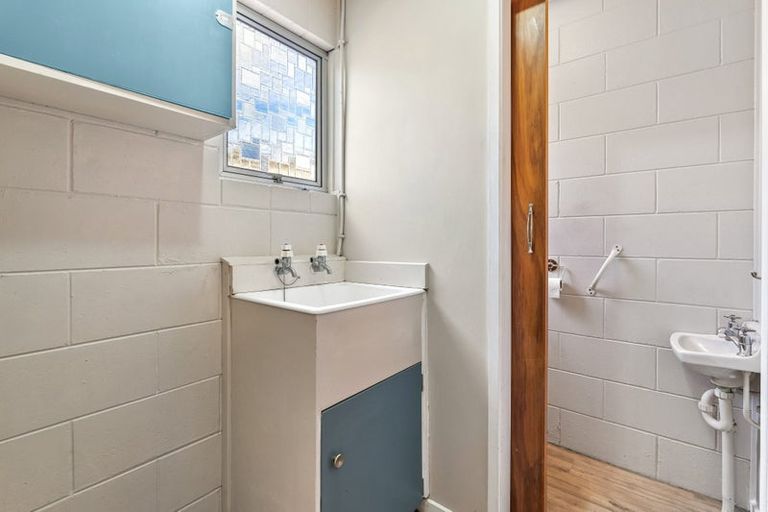 Photo of property in 2/5 Second Avenue, Avenues, Whangarei, 0110