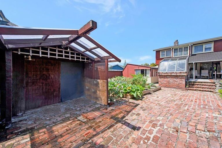 Photo of property in 14 Redwood Avenue, Tawa, Wellington, 5028