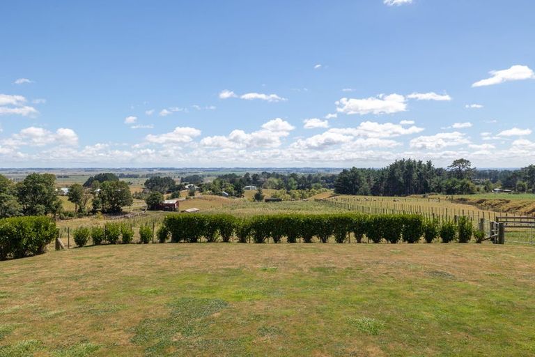 Photo of property in 225 Albert Road, Tokomaru, Palmerston North, 4474