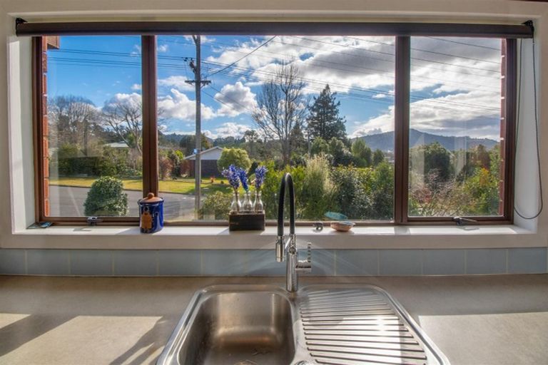 Photo of property in 2 Taiporutu Place, Springfield, Rotorua, 3015