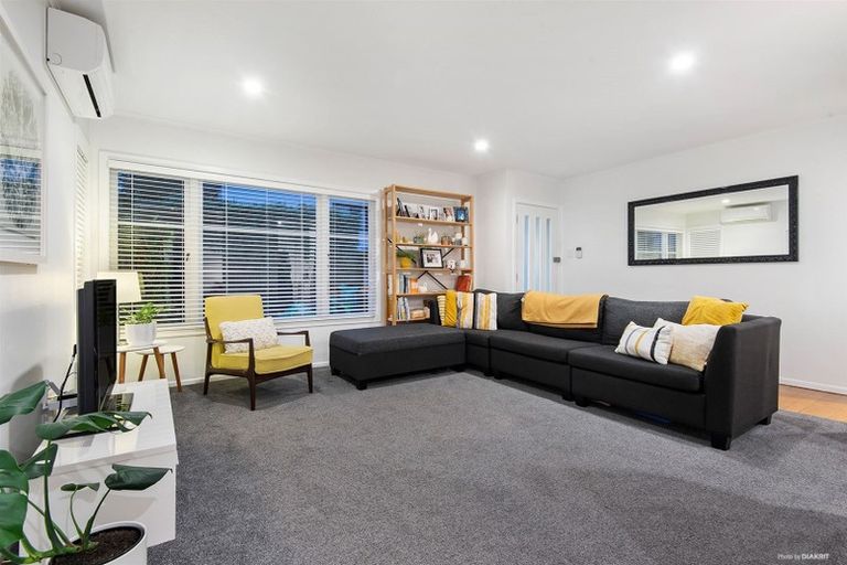 Photo of property in 82 Kervil Avenue, Te Atatu Peninsula, Auckland, 0610
