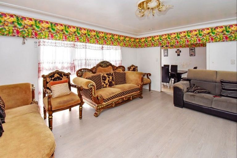 Photo of property in 15 Rothery Road, Hillpark, Auckland, 2102