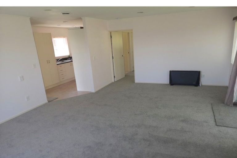 Photo of property in 12 Carl Place, Unsworth Heights, Auckland, 0632