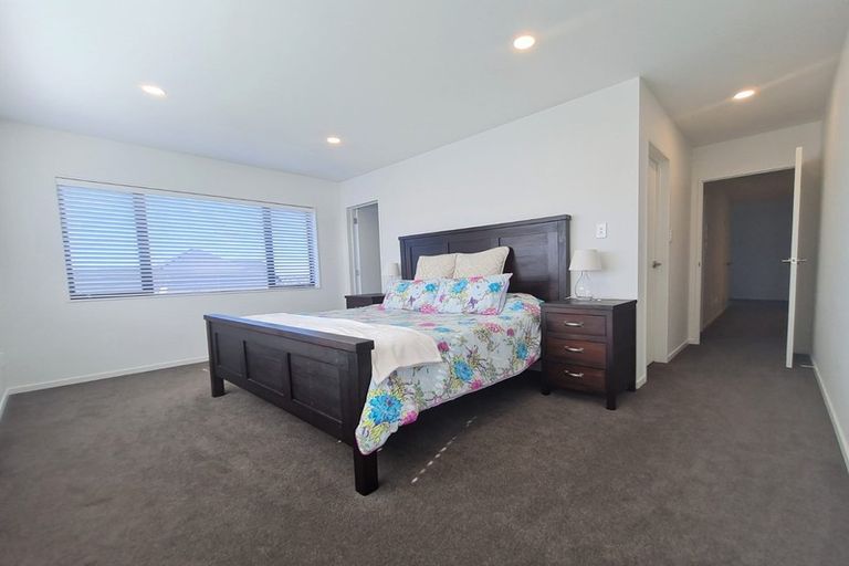 Photo of property in 168 Arran Point Parade, Orewa, 0931