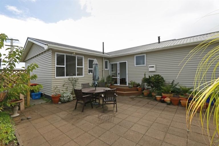 Photo of property in 5 Whitcombe Road, Opunake, 4616