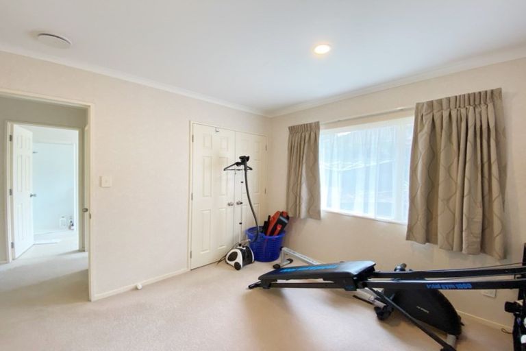 Photo of property in 4 Ballyroney Place, East Tamaki, Auckland, 2013
