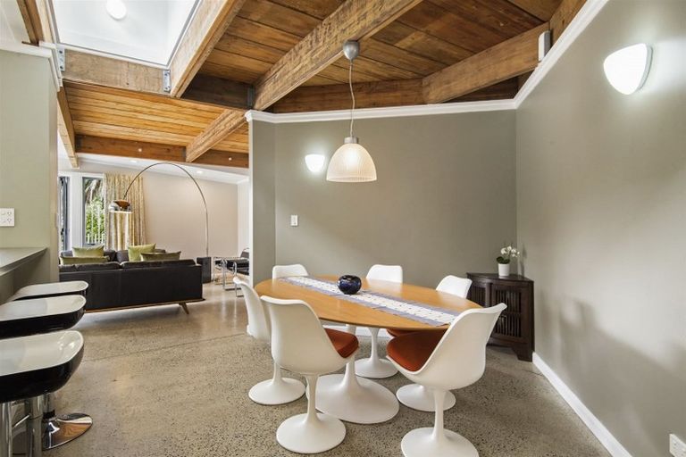 Photo of property in 890 Beach Road, Waiake, Auckland, 0630