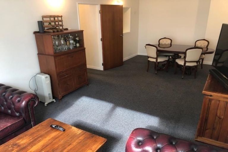 Photo of property in Hobson Court Flats, 13/70 Hobson Street, Thorndon, Wellington, 6011