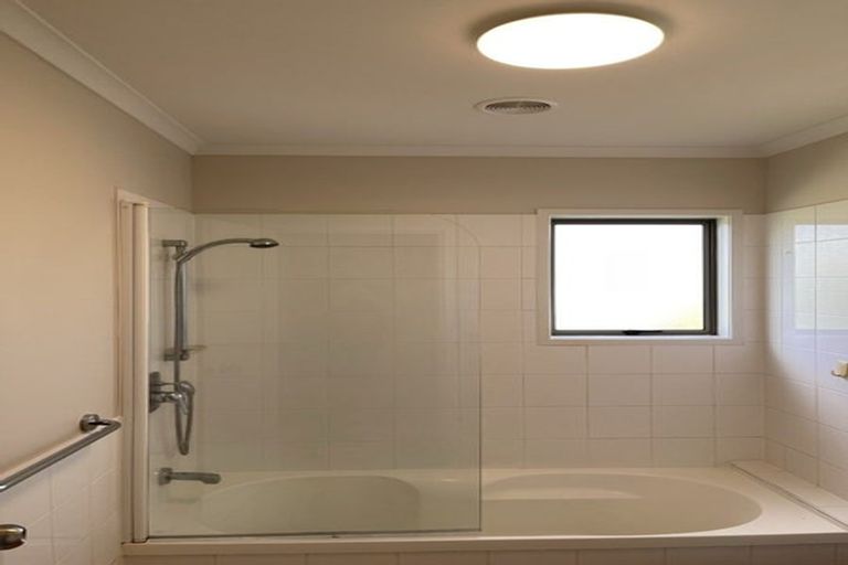 Photo of property in 41 Tiri Tiri Road, Birkdale, Auckland, 0626