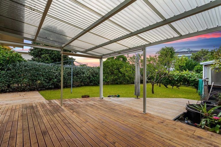 Photo of property in 73 Wiseley Road, West Harbour, Auckland, 0618