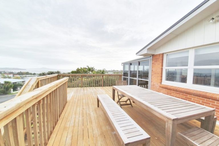 Photo of property in 1/24 Pigeon Mountain Road, Half Moon Bay, Auckland, 2012